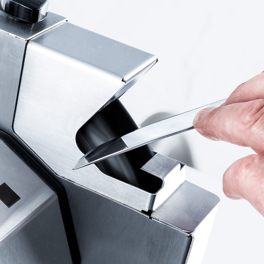 Deburring and polishing hand knives