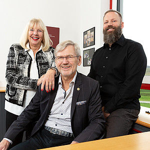 Entrepreneurial family Renate, Manfred and Markus Knecht (f.l.)