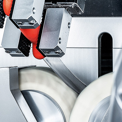 Deburring and polishing