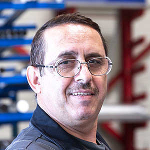 Steel Cutting Service: Ömer Atar