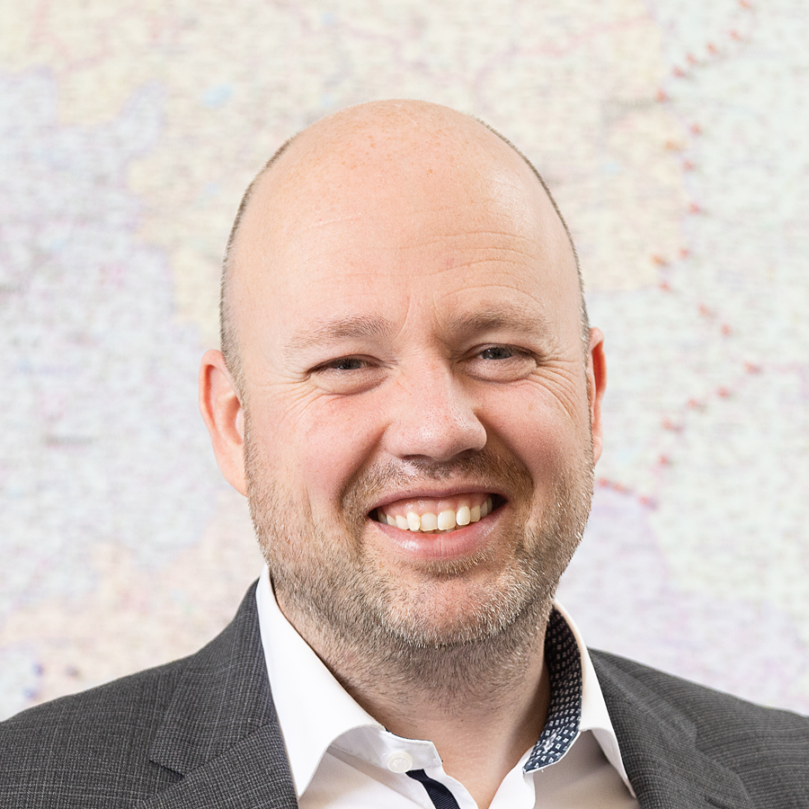 Sales Germany: Benjamin Mowwe