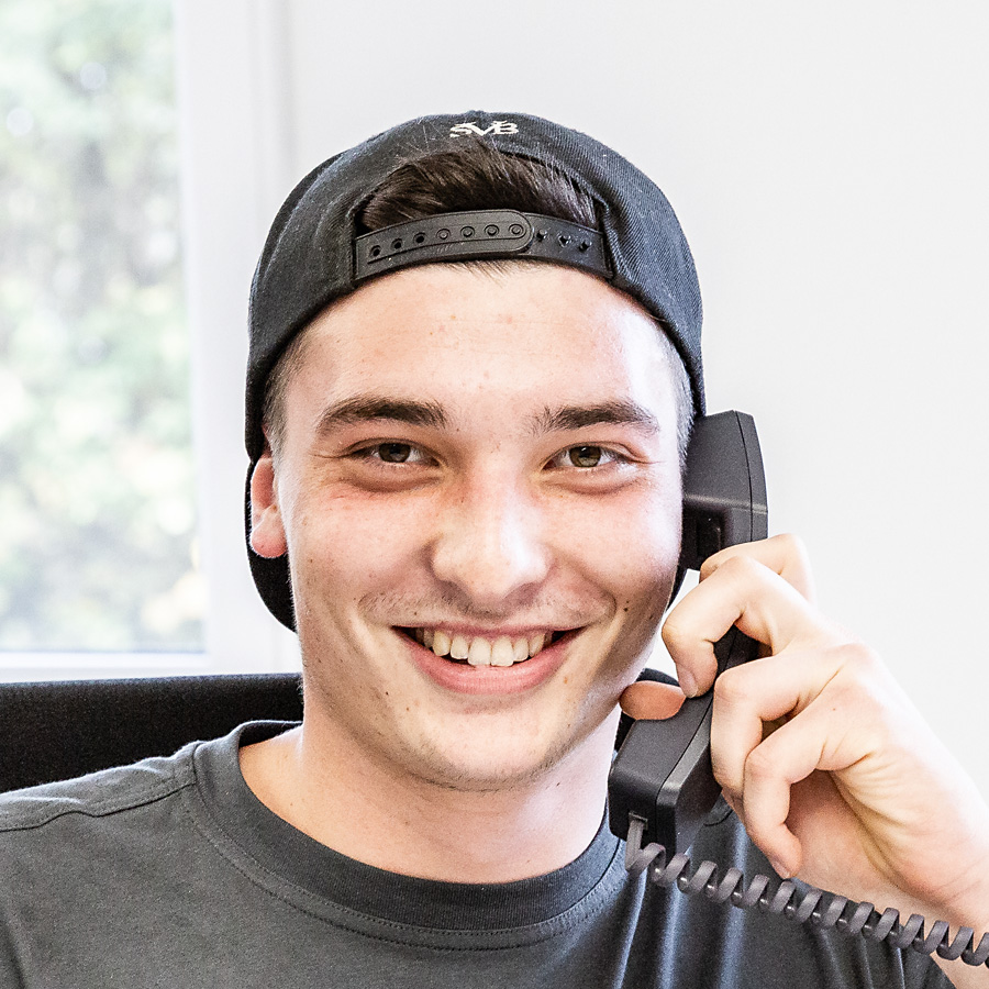 Service: Elias Kölbel