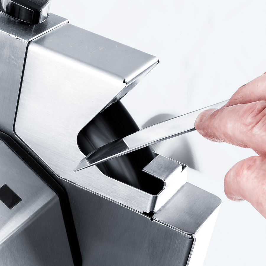 Deburring and polishing hand knives